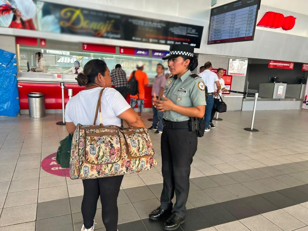 GN_MEXICO_'s tweet photo. ¡Tu seguridad, es nuestro compromiso diario! En estas vacaciones de #Verano2026, la #GuardiaNacional refuerza los recorridos preventivos y de proximidad social en pasillos y salas de espera de terminales de autobuses en los estados del país, con el objeto de brindar seguridad a los pasajeros que viajan a distintos destinos. #PorMéxicoSiempreEnGuardia