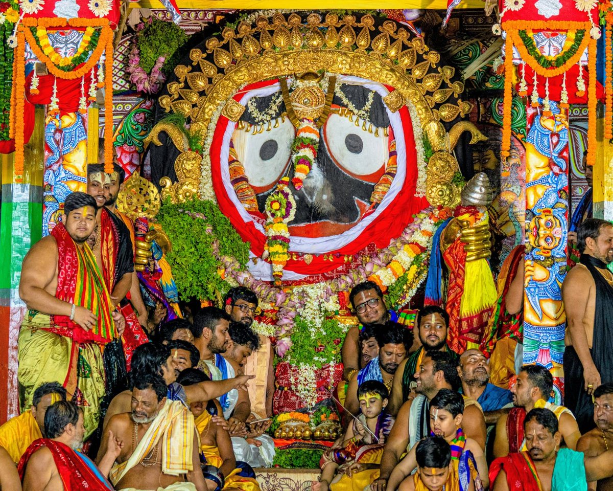 mantrybikram's tweet photo. 🙏#JAYJAGANNATH 🙏
#sunabesa #Puri #Rathayatra #Bahuda https://t.co/9uQOTojPZx
