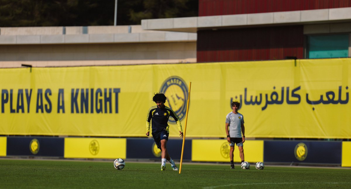 AlNassrFC's tweet photo. من أجـل موسمٍ جديـد .. نستعـد 🔋 https://t.co/im8TLFJYx3