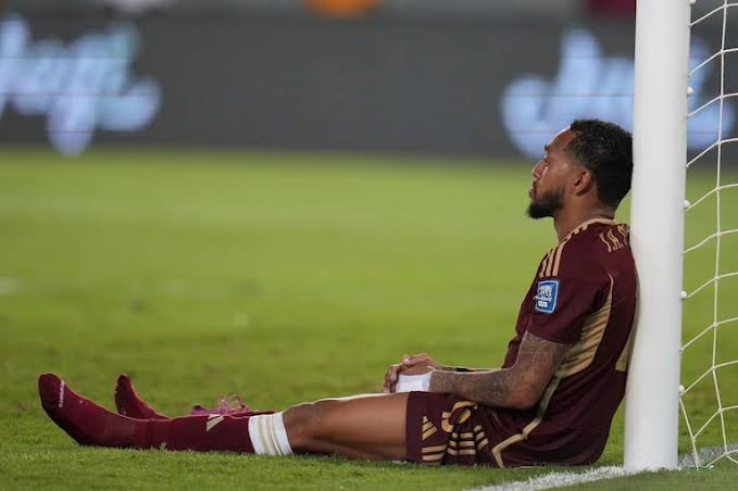 manuramirez95's tweet photo. 🗣️ "Un jugador de la Vinotinto dijo que cómo le íbamos a ganar a Argentina si iba Messi y su combo. ¿Cómo vas a decir eso? La Vinotinto tiene que jugar como nosotros: no nos importó contra quién jugábamos. Si es por talento, EEUU nos gana".

Maikel García sobre el Brujo Martínez. https://t.co/7ZkizCaJGX