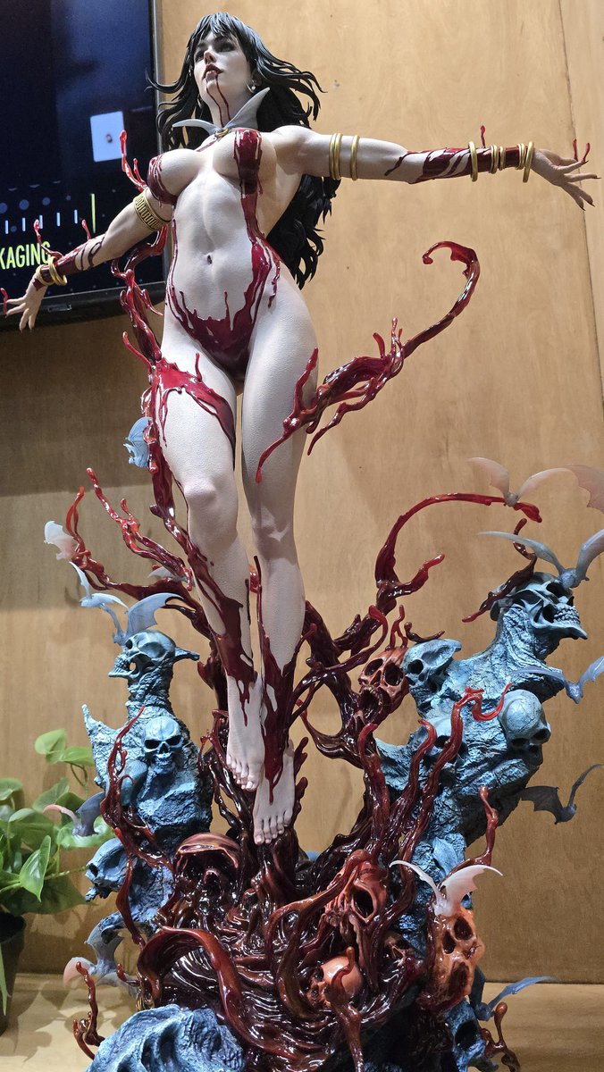 COLLECTOTRON3K's tweet photo. Phenomenal statues from the Sideshow booth part 2! https://t.co/Gx8aHyqbHY