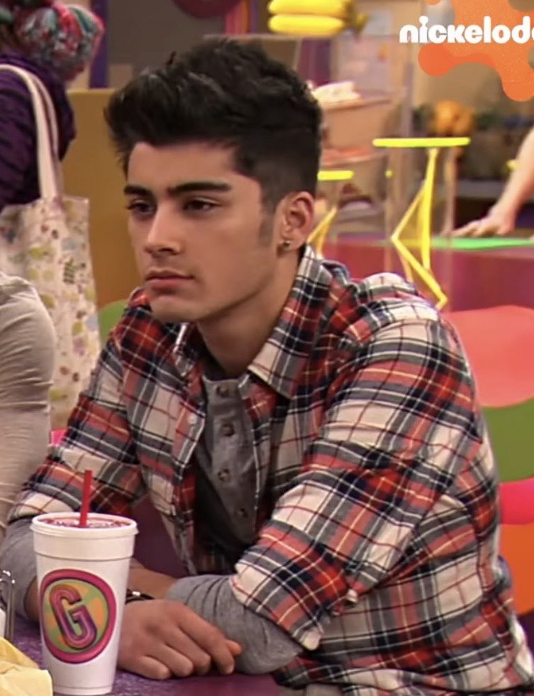 insanelymalik's tweet photo. zayn had no business serving this hard on icarly https://t.co/YfeHwRIWwV