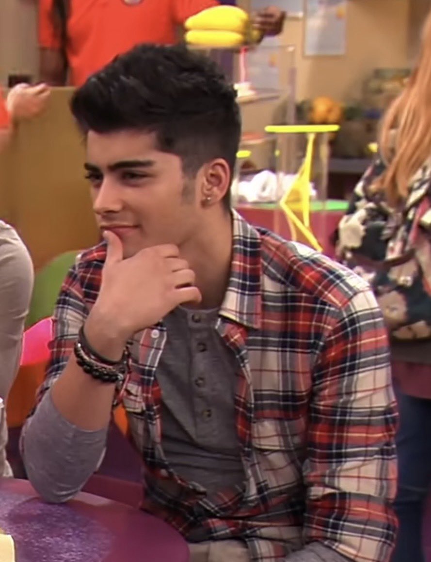 insanelymalik's tweet photo. zayn had no business serving this hard on icarly https://t.co/YfeHwRIWwV