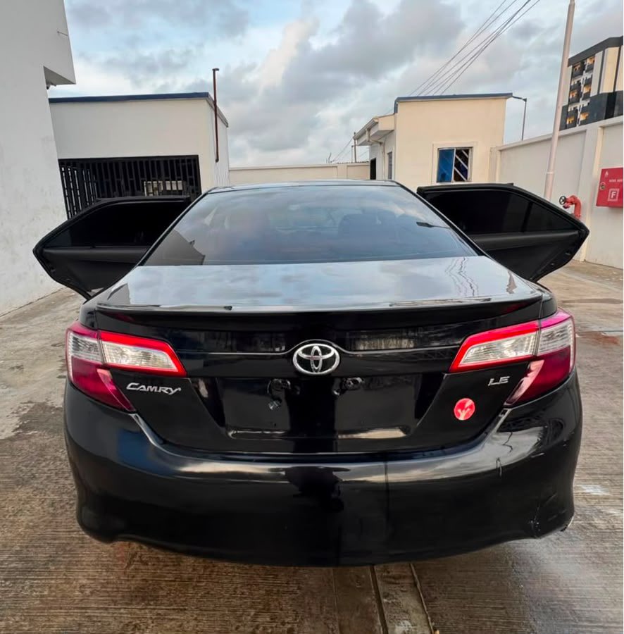 XcessCars's tweet photo. Quick deal. Clean 2013 Toyota Camry. Untouched engine and gear. Buy and drive. Price: 7.5m to owner. Settlement 200k
Location: Oniru https://t.co/rSAyWOElFu