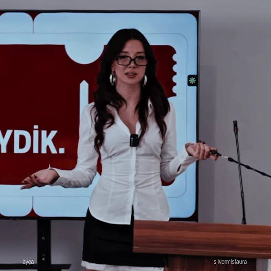 Beren £$ tweet media