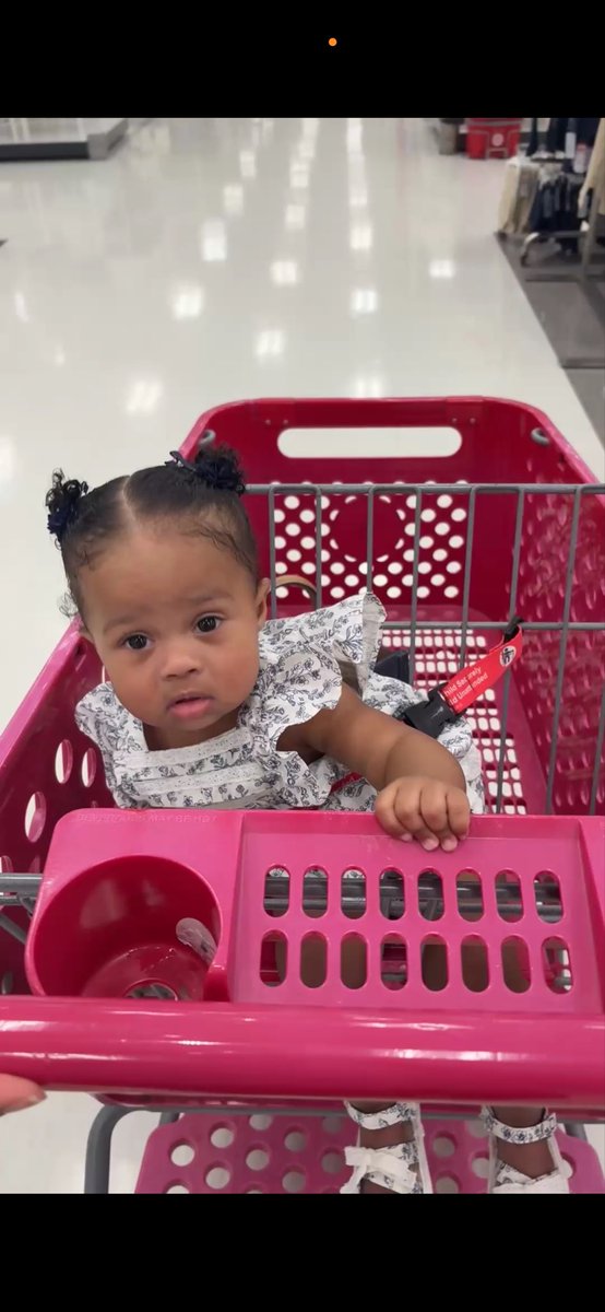 SaqueraS's tweet photo. Being a girl mom , highly recommend 🫶🏼 I love it here! Target runs with my little girly>>> https://t.co/fq0mOoTvlp