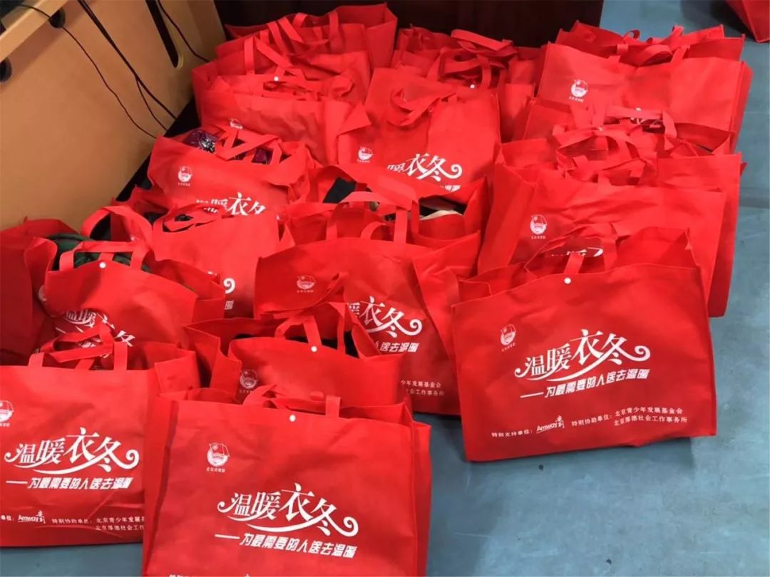 jkjm_58_13's tweet photo. Today I sorted 500+ warm winter coats for homeless neighbors at the city’s community shelter—nothing beats sharing small, meaningful kindness that wraps someone in warmth ， https://t.co/s1qfcsmdLz