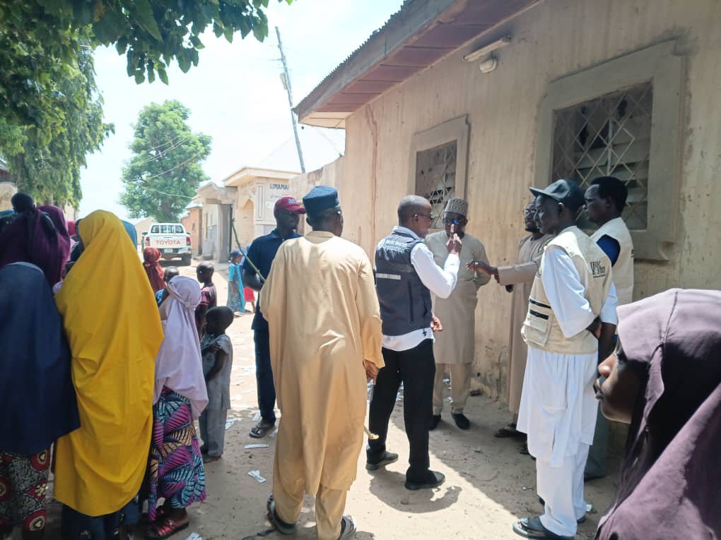 usmansa48417825's tweet photo. WHO Gombe team supported State HCH,Epidemiology, SMO & LIO Akko for joint supervision of Diphtheria revaccination in Arawa Unguwar Haruna, Garko Ward, Akko LGA today 25th July 2026.
Strengthening outbreak response.
#DiphtheriaResponse #Gombe #WHO` https://t.co/OV33l8j6Lb