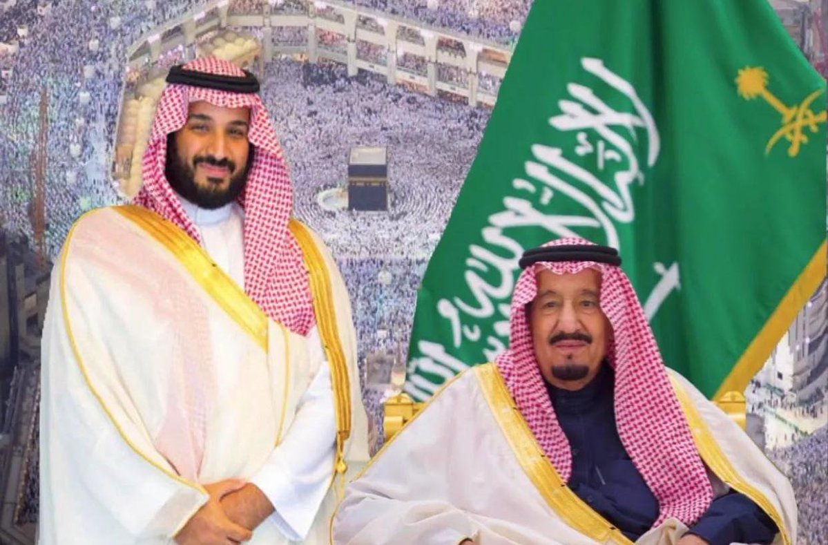 Sahil_Aljaafera's tweet photo. نعاهد الله ثم نعاهد قادتنا بأن نكون السد المنيع والحاجز المتين  للذود عن تراب هذا الوطن العظيم وقادته الكرام في وجه مطايا الفرس الناقمين على الإسلام والمسلمين 
ونعاهدكم أن نكون كأجدادنا من سابق العهد والسنين خير عون لنصرة الدولة والدين .

#قبائل_الجعافرة
#المملكة_العربية_السعودية https://t.co/rSgyIQ1Td0
