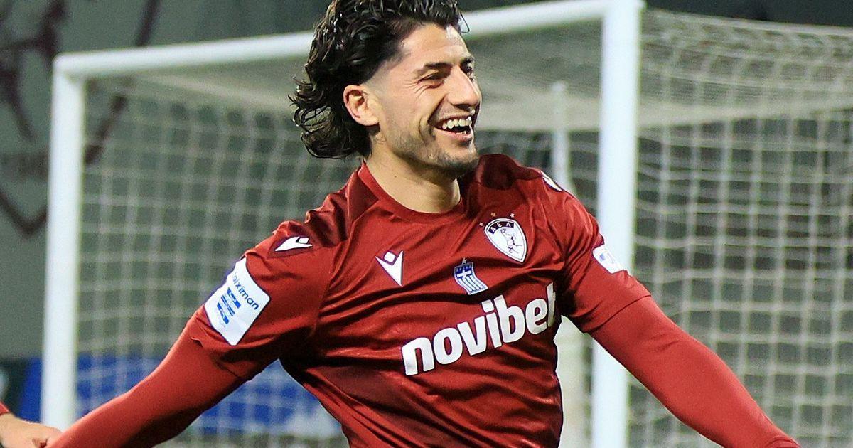 sport24's tweet photo. Ο Άνχελο Σαγάλ στην Κηφισιά https://t.co/a16XuztfoZ https://t.co/ew4pspC3I8