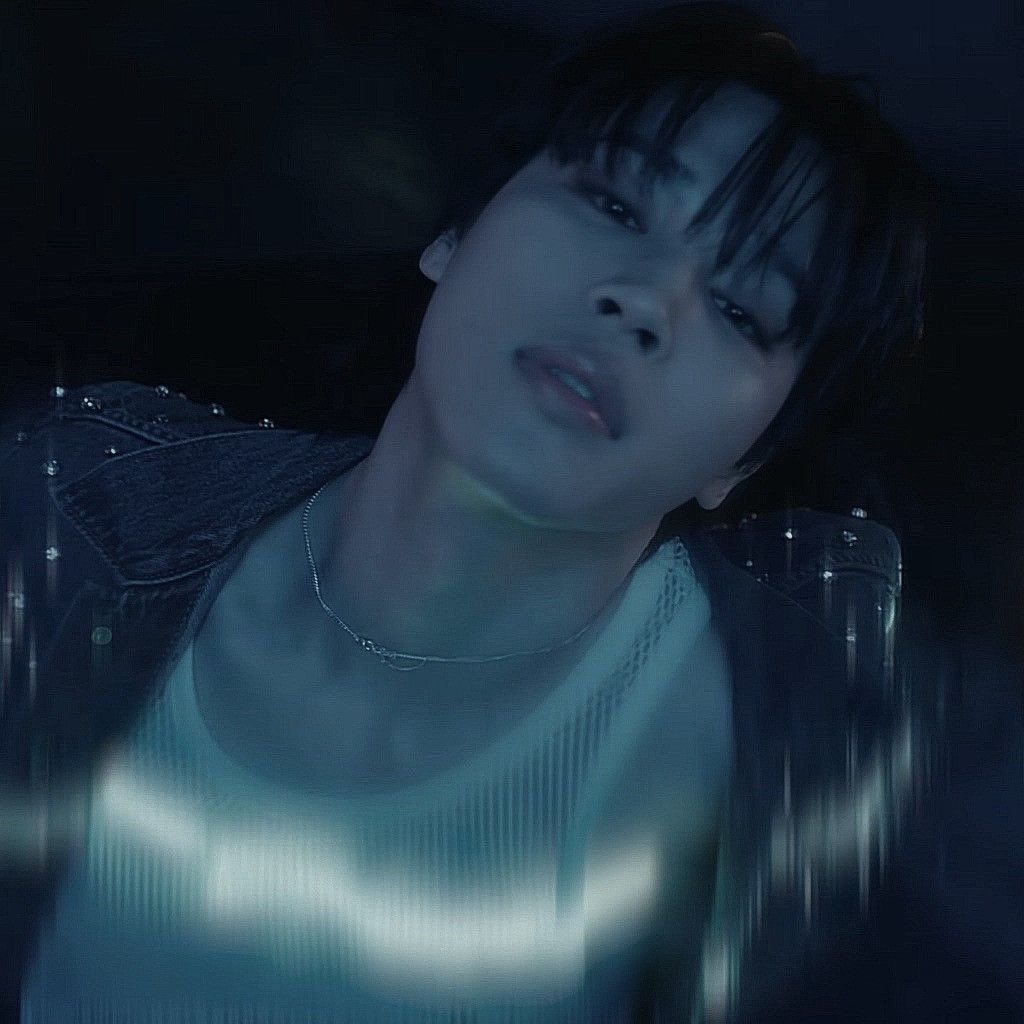 jkogfc's tweet photo. • tentação 🔞 | #jikookau 

Jimin namora Yeonjun há meses, mas nunca conheceu a família do namorado. Tudo muda quando Jungkook, pai de Yeonjun, os convida para passar o fim de ano em sua casa de praia. O que era apenas uma viagem em família se transforma em um jogo perigoso. https://t.co/BACI720bgR