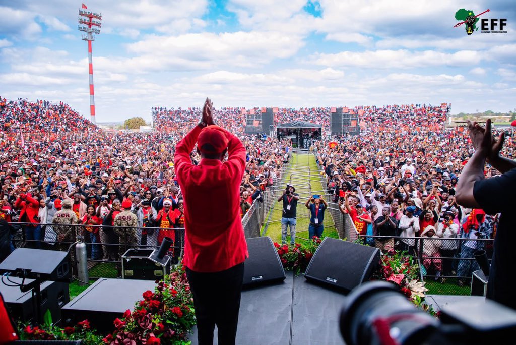 MTshwaku's tweet photo. This was a personal project and I am
Glad I was part of the team. Those who left tried to embarrass the EFF and CIC, here in this province. 

Those who left claim a lot things. One thing for sure the EFF groundforce who build this EFF remain rock solid. No one can destroy something helped build. Never. 

We are propelling this organization to new heights never been seen before. ! 

#EFFTurns13

No on can stop an idea whose time has come !!!