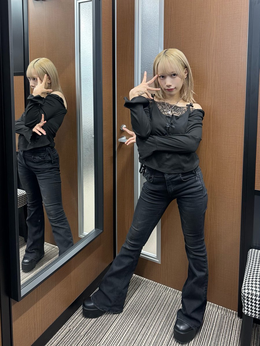 Xxenogenesis's tweet photo. Girl in the Mirror --其三

#りこのトリコ https://t.co/jcXvGrWguK