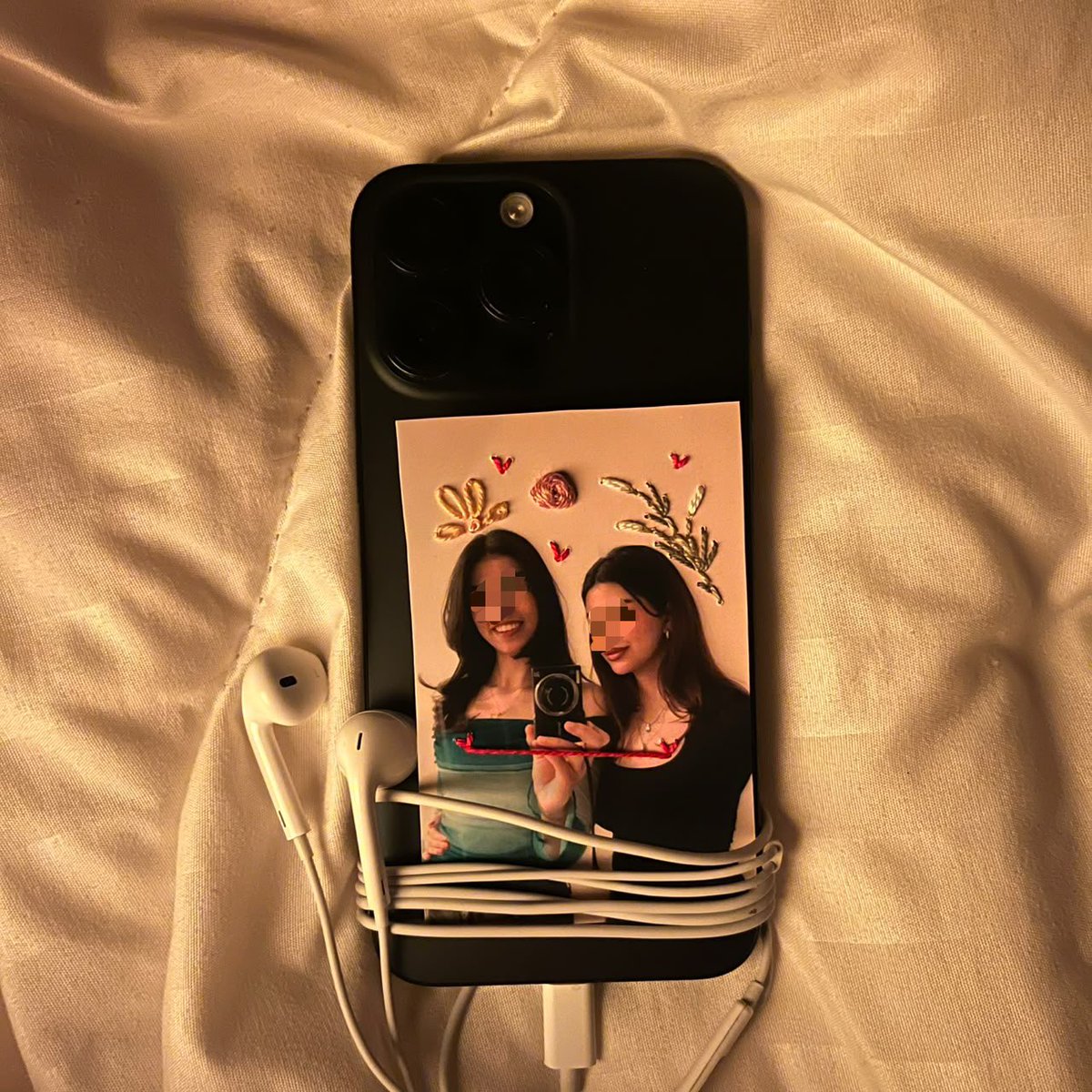 Iicil7's tweet photo. More than a photo https://t.co/cYQsy0HGOl