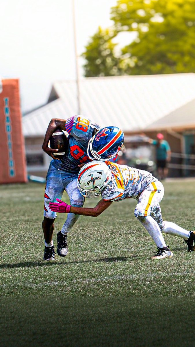 JayceonSnell8's tweet photo. CO 2031 RB QB MLB Jayceon Snell 

Practice Highlights https://t.co/bkjYghN9PN