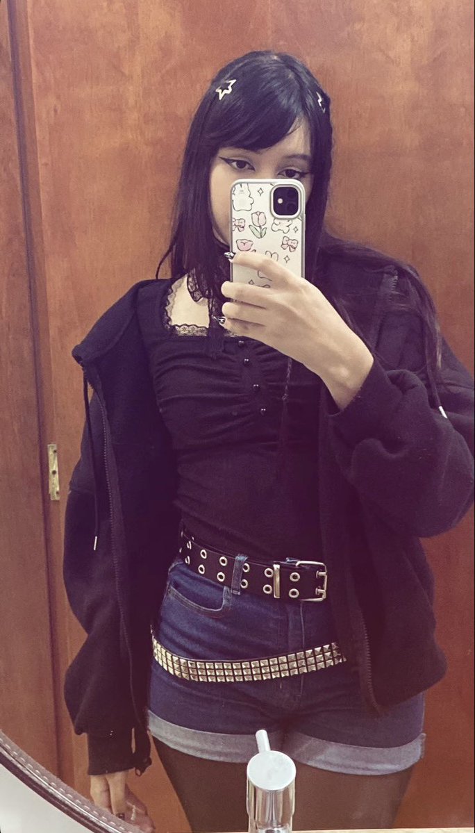 miyuuvlr's tweet photo. call her my new obsession https://t.co/6uu2aYtuXY