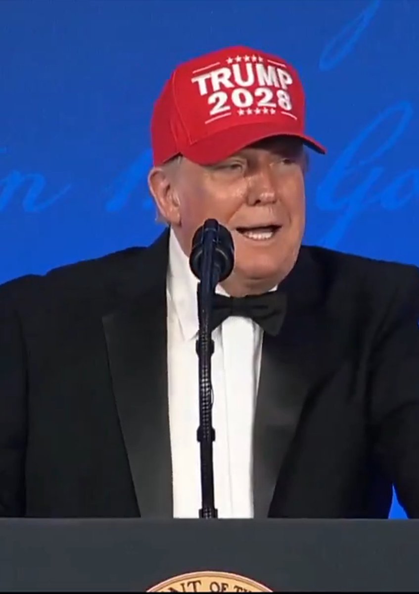 TheKitchn_Mari's tweet photo. Donald Trump unveiled a “Trump 2028” hat during a dinner at the White House. #Trump2028 Lando https://t.co/fRb6oaPYja