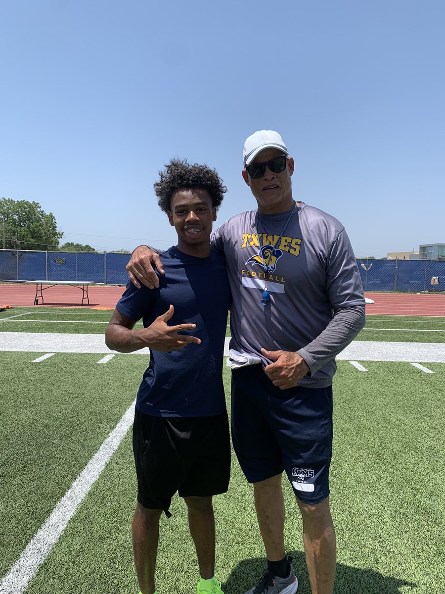 Kaleb093rd's tweet photo. Had a great time competing and learning @TexasWesleyan @CoachThompson_3 @Coach_FJohnson @MilesBrandon16 @Coach_Lewis5 come check a couple games @SachseStangs @CoachFWilliams @CoachONealB 
5’10|165|4.5 https://t.co/9Bhwz680Pp