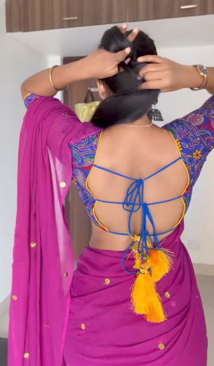 KaajiKing_'s tweet photo. Duaky thevdiya munda... Omala iva soothum molaiyum munjiyum skin colour um shape um paakum pothe poolu nattukuthu.. kuniya vachu raw ah doggy la okkanum da ivala... https://t.co/7lGdgPtOsP