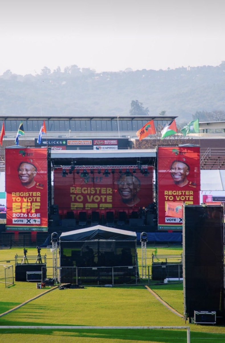 ZouxMou's tweet photo. Idk man, the red party’s branding and positioning always gives me an ick. It tends to feel like somewhat of a religious cult. Notice the difference between the setups of other party compared to those ones? Weird https://t.co/qjoi3uO9ms