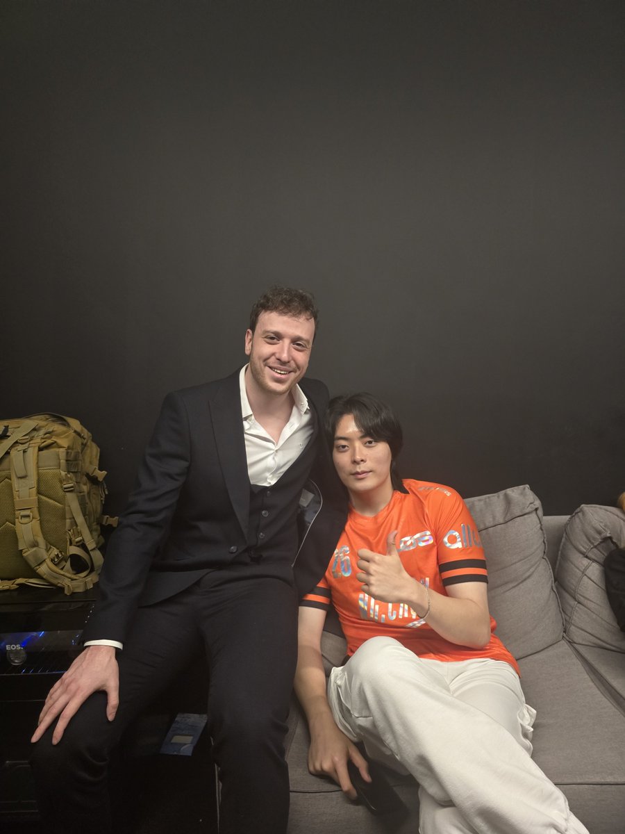 LoLEnatron's tweet photo. As pessoas esperaram pelo nosso retorno ao CBLOL depois das nossas campanhas internacionais. Vamos continuar mostrando uma equipe da qual todos possam se orgulhar. Tenho muito orgulho dos caras e de toda a preparação que fizemos para essa série contra um adversário muito forte. #goLos