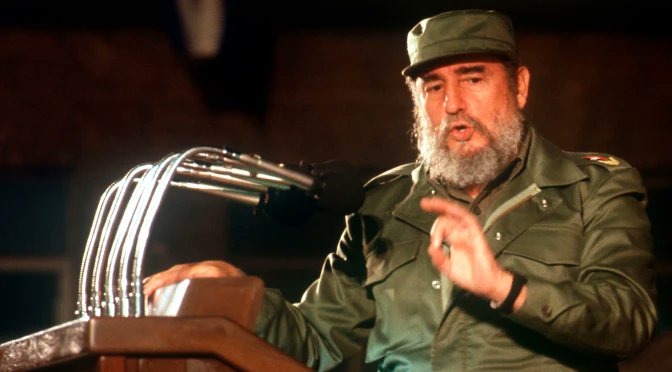 JHGcasanova's tweet photo. #FidelPorSiempre: "Y así, aquel 26 de Julio fue para nosotros un minuto, en que cuando parecía culminar una lucha, cuando parecía culminar un esfuerzo para iniciar la batalla por la liberación de nuestro pueblo, no era el fin, sino el comienzo”. #MiMoncadaEsLaPatria https://t.co/yOPAX5x0FO