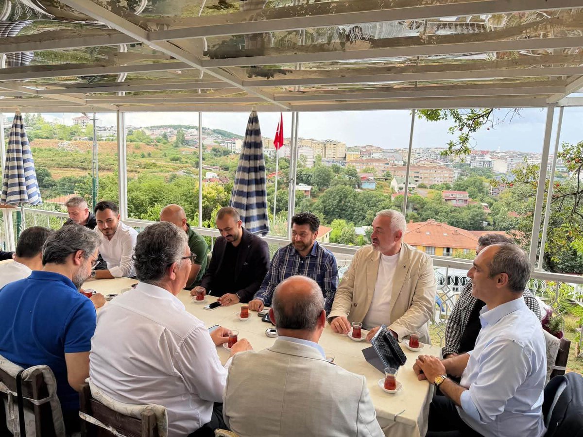 senolkrkmaz's tweet photo. Deva Partisi Çekmeköy İlçe Başkanımız Sn. Hasan Keleş’in ev sahipliğinde, Deva Partisi İstanbul İl Başkanımız Sn. Ali Hakan Ağaoğlu’nun katılımlarıyla gerçekleştirilen 1. Bölge İlçe Başkanları Kahvaltı Programı’na katılım sağladık.

Birlik, beraberlik ve istişare ruhuyla gerçekleşen programın hayırlı olmasını temenni ediyor, İl Başkanımız Sn. Ali Hakan Ağaoglu'na, Çekmeköy İlçe Başkanımız Sn.Hasan Keleş'e ve tüm ilçe başkanlarımıza teşekkür ediyorum.
@istanbuldadeva