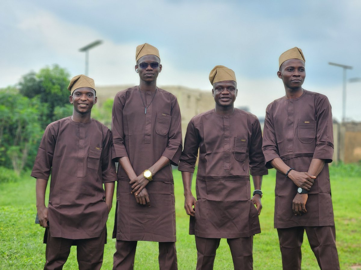 His_smilez's tweet photo. Today’s Owambe was an absolute movie

When Pharmacology Graduates step out for an Owambe, you know the pressure is high🪘

Owambe Saturday at its finest https://t.co/Y5schBX2iS