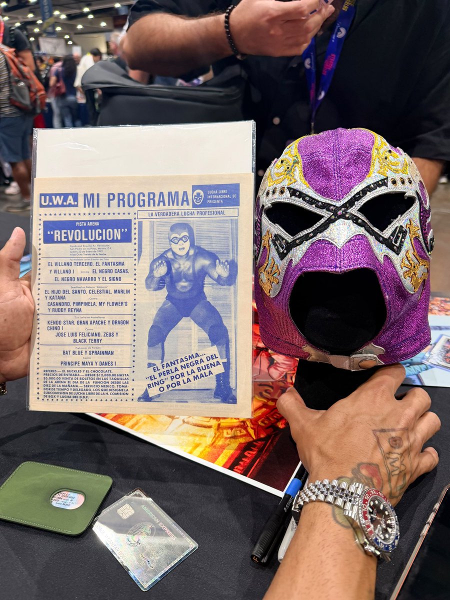 maskedrepublic's tweet photo. Fans have been bringing some great treasures for @JBElFantasma to sign at @Comic_Con today. He’s in booth 1901 @HeadlockedComic &amp; Masked Republic until 2 PM.  #sdcc https://t.co/qiGdFvtwuF