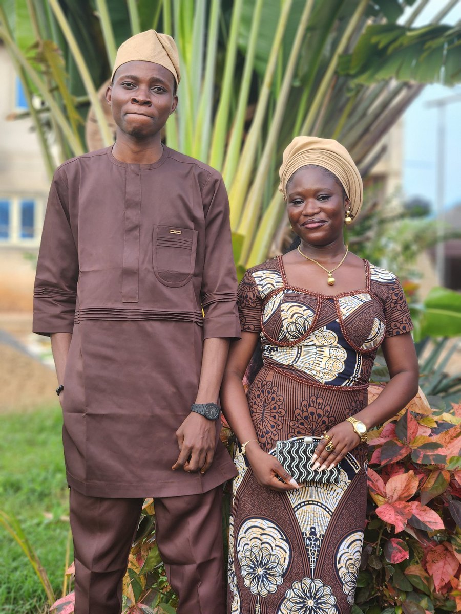 His_smilez's tweet photo. Today’s Owambe was an absolute movie

When Pharmacology Graduates step out for an Owambe, you know the pressure is high🪘

Owambe Saturday at its finest https://t.co/Y5schBX2iS