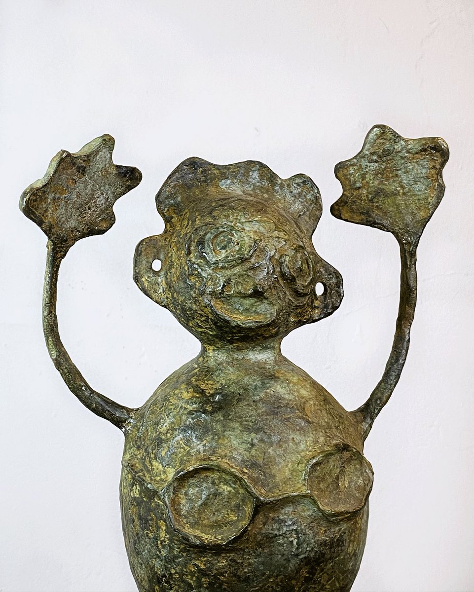 ArtedeOax's tweet photo. 𝗗𝗜𝗦𝗣𝗢𝗡𝗜𝗕𝗟𝗘
Niño Niña
Escultura de bronce
27 x 14 x 44 cm

Solo en la Galería Arte de Oaxaca ~
📍Murguía 105, Centro Histórico, Oaxaca de Juárez, 68000.

© 2026 Galería Arte de Oaxaca 

#GabrielMendoza #Art #Oaxaca #Escultura #Mexico #ArteContemporáneo #ArtCollector https://t.co/8FUALb4Llq