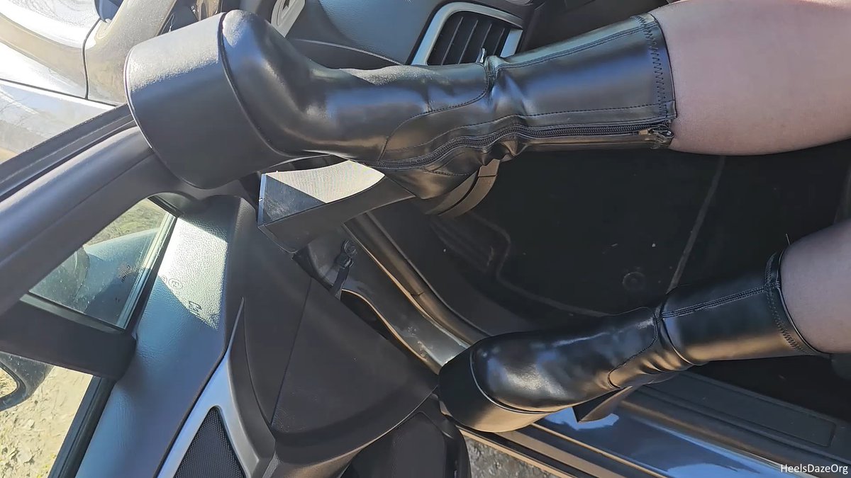DazeOrg's tweet photo. https://t.co/2MSzUl0ccq #driving #Platformboots #Boots #bootfetish #veryhighboots #highheels #Heels #womandriving #Pedals #Pedalpump #pedalpumping #bootsoles #pov #underpedal #c4s #clips4sale #ford https://t.co/8vHUe6u622