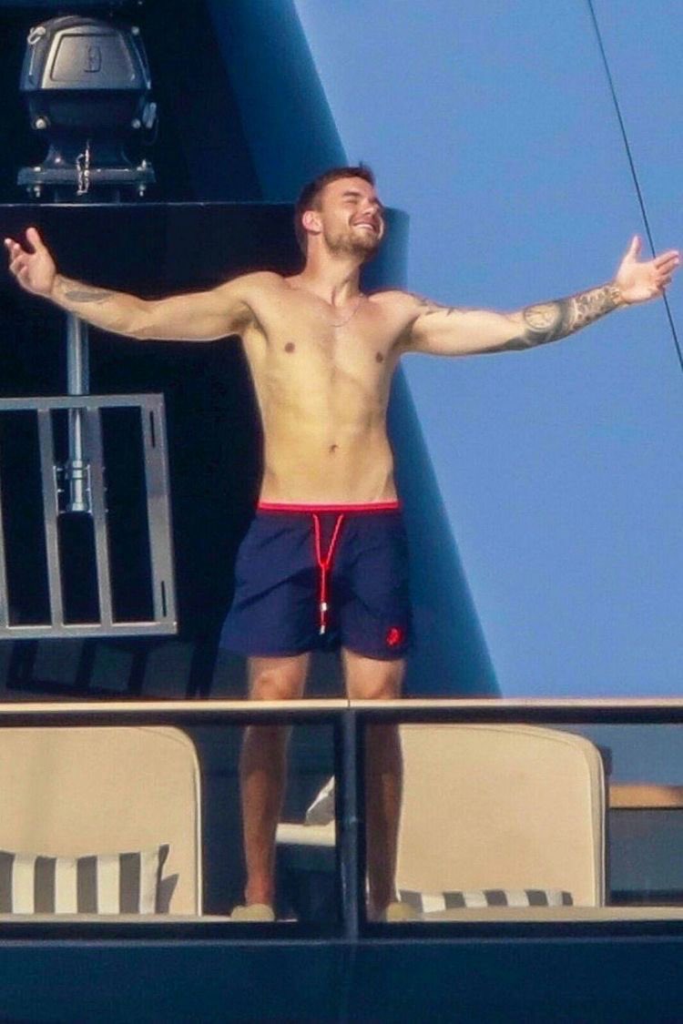 archivsliam's tweet photo. 8 years ago today, Liam enjoying a sunny day in France ☀️💙 https://t.co/eBBRImIM9I
