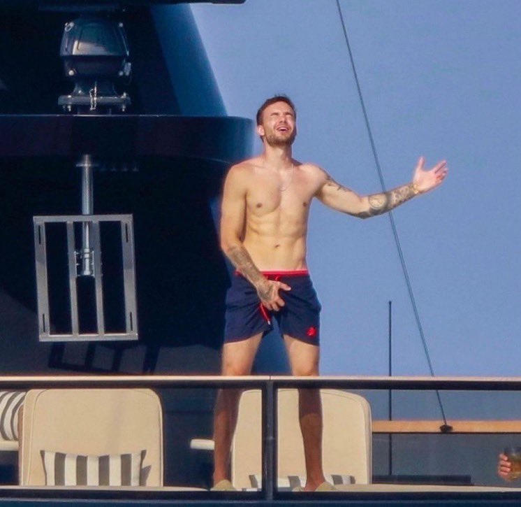 archivsliam's tweet photo. 8 years ago today, Liam enjoying a sunny day in France ☀️💙 https://t.co/eBBRImIM9I