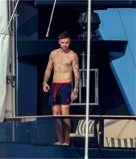 archivsliam's tweet photo. 8 years ago today, Liam enjoying a sunny day in France ☀️💙 https://t.co/eBBRImIM9I