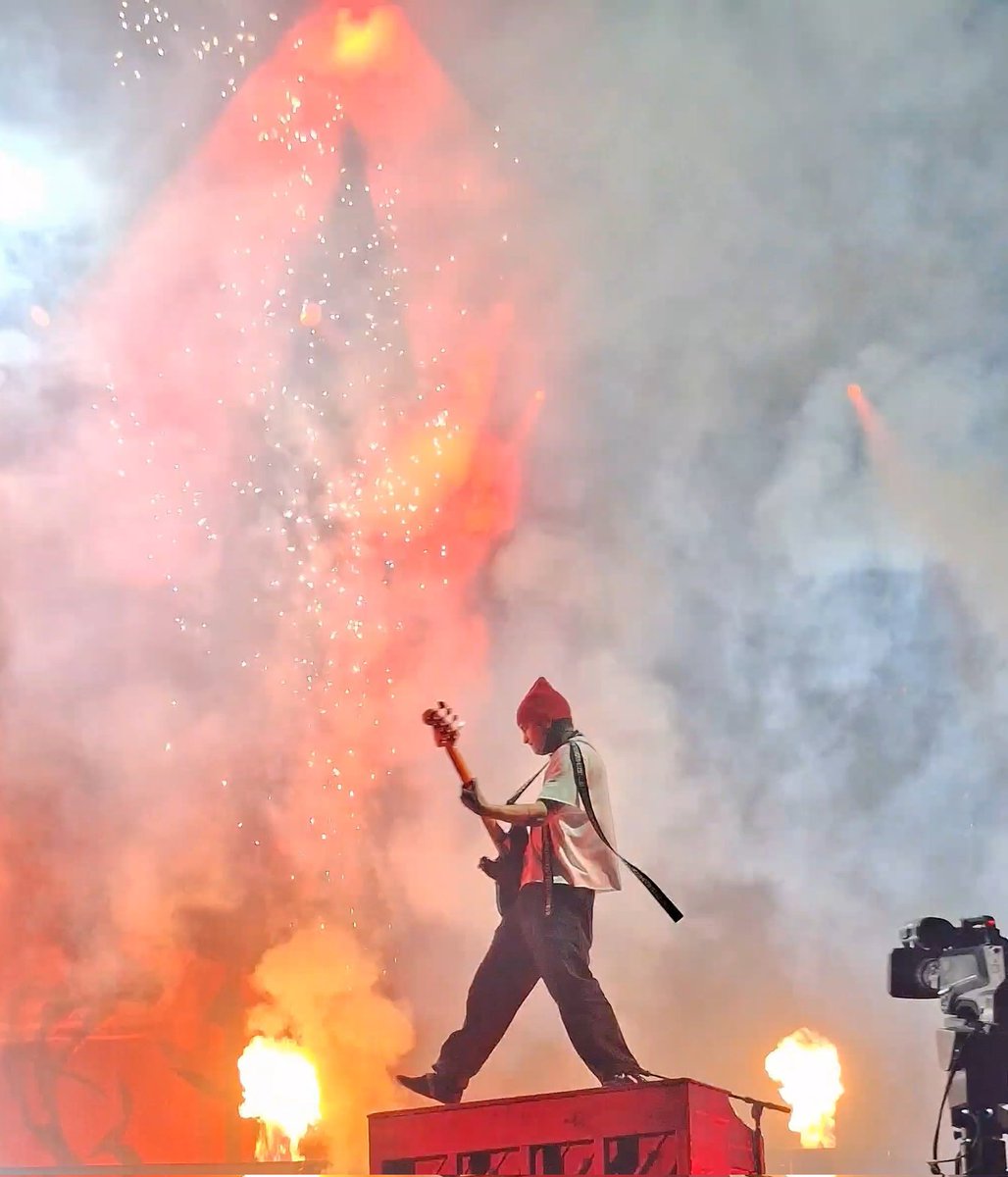 AlbyDeLonge's tweet photo. @twentyonepilots | @MainSquareFest 2026

📷 : my photos 
#twentyonepilots #tylerjoseph #joshdun https://t.co/yRD5JaEpg0