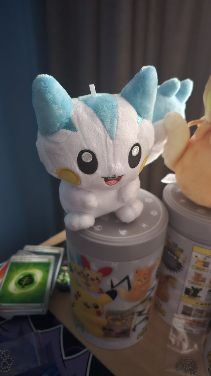 midnightpullsjp's tweet photo. Ah yes, my new friends, so cozy 🥰

Curious to see who their final friend becomes tomorrow! https://t.co/QADRh9TEzZ