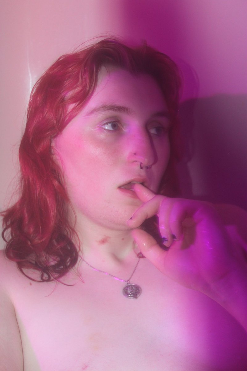 LexicalRhythm's tweet photo. Bath time, one post of many ;) #trans #transgender #MtF https://t.co/Pgj10BR17K