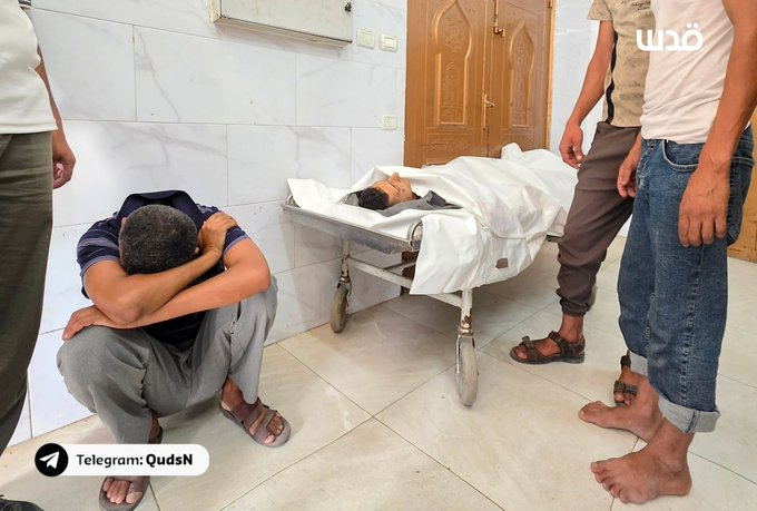 ferozwala's tweet photo. 🔴A day after celebrating his success in the General Secondary Certificate Examination (Tawjihi), a sad farewell to the martyred student, Khaled Zaki Al-Brim, who was killed by the Israeli occupation's bombing of Khan Yunis city, south of the #Gaza Strip. 

#Palestine 
@qudsn https://t.co/tymSK5w4GD