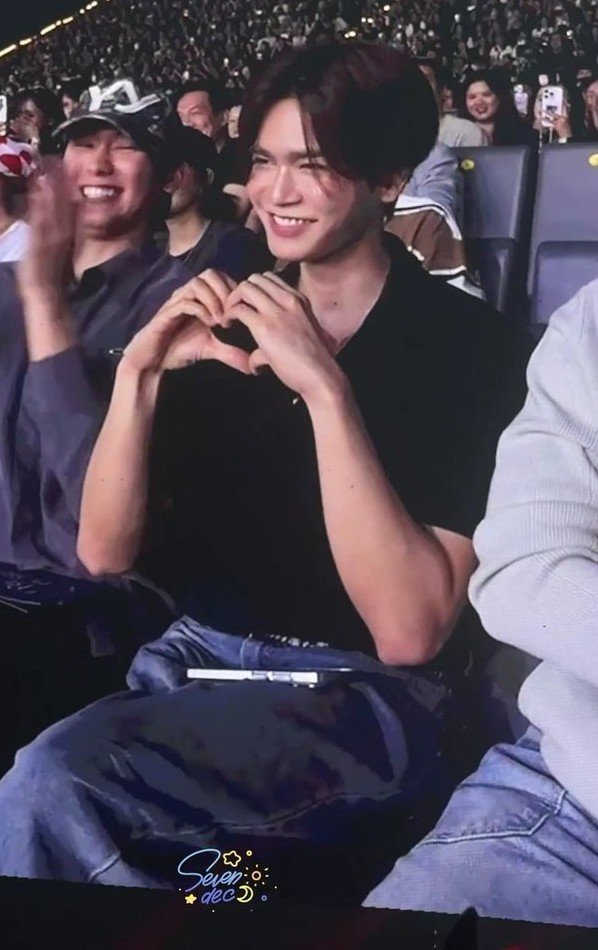 ploysandy_'s tweet photo. ยิ้มเห็นฟันให้แม่            ยิ้มเห็นฟันให้ผู้ชาย https://t.co/83N4qG4hVk