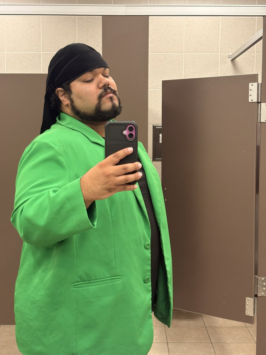 yazerirl's tweet photo. Jus a big boiii livin my life 🫶🏼🧿
#gayboy #gaybois #bigboys #lgbtq https://t.co/nnngs6obRY