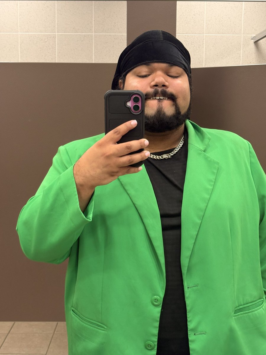yazerirl's tweet photo. Jus a big boiii livin my life 🫶🏼🧿
#gayboy #gaybois #bigboys #lgbtq https://t.co/nnngs6obRY