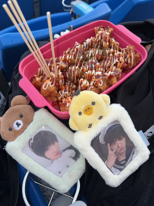 chapktr's tweet photo. 너므 잘 던져서 완젼 반함 💕🫣💓😻 https://t.co/GhYaYjPgTz