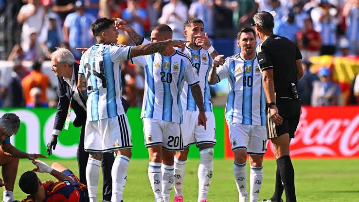 FCB_nenn's tweet photo. 0 tiros a puerta           /        0 golpes directos 

Aura https://t.co/AlvXrb6IfS