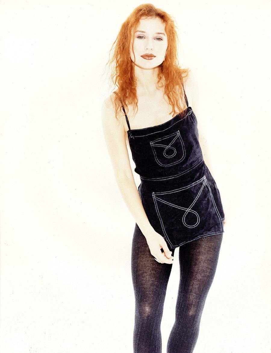 thejunebugfreak's tweet photo. Tori Amos photographed by Loren Haynes for SPIN Magazine

1994 https://t.co/uXWcEw3543