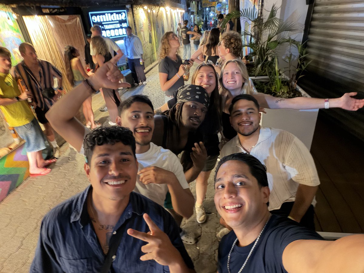 kinglost28's tweet photo. Pocas palabras y muchos amigos 🙌🏽 https://t.co/0qcljzVnPi