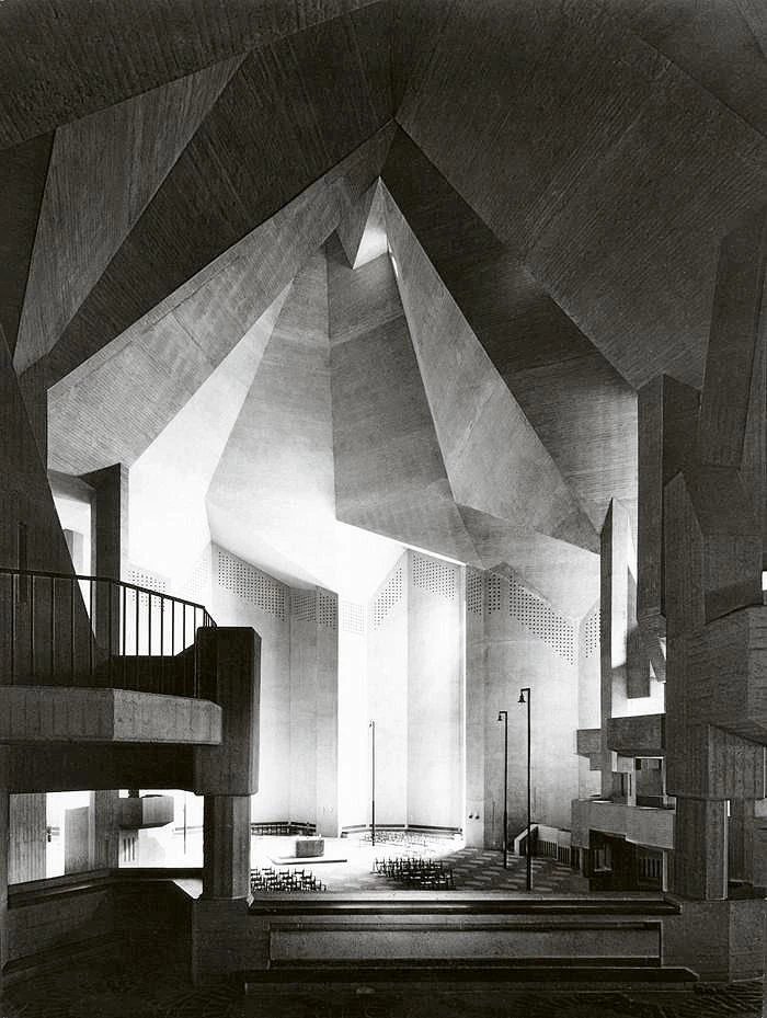 hollycurates's tweet photo. Pilgrimage Church of Neviges designed by Gottfried Böhm. technically it's brutalist, but reads and feels like pure german expressionism https://t.co/0LvJObvFij