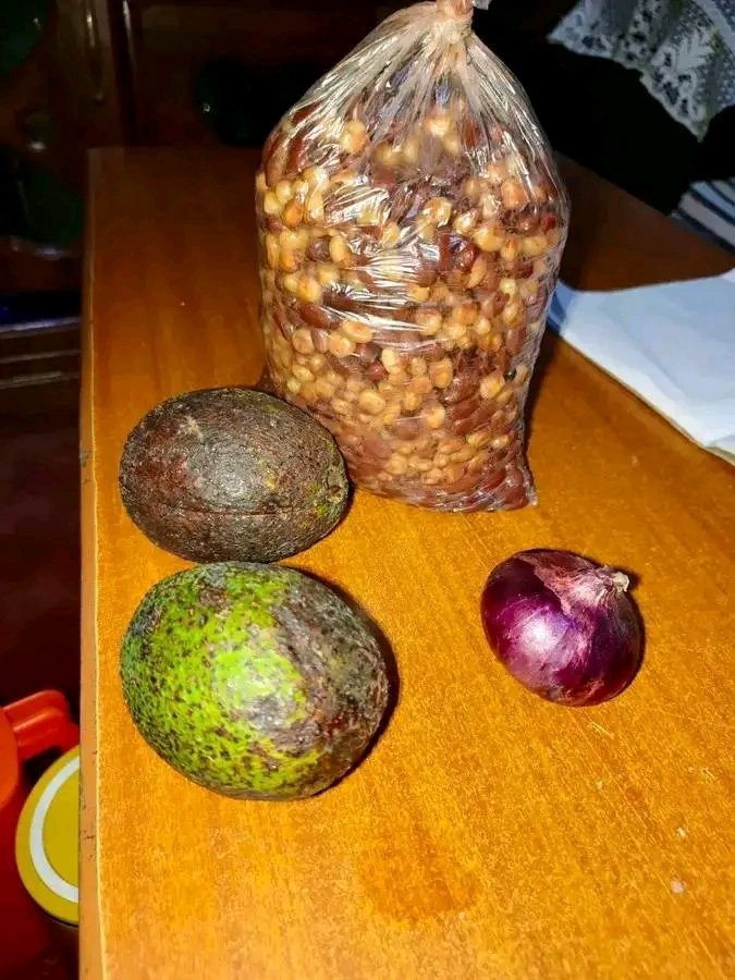 Geo_Kivs's tweet photo. Making  its 6th appearance,  this week.  Dinner  plus midnight  snack combined https://t.co/qJgFR44eZE