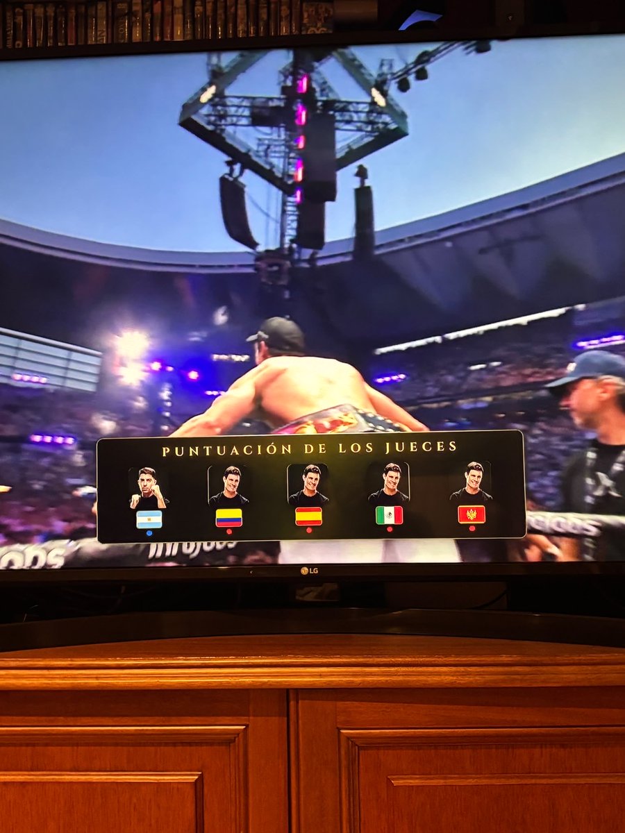 x4deer's tweet photo. Como no, en la pelea de Edu Aguirre contra Gastón Edul el ÚNICO que vota al Gastón es el ARGENTINO, JAJAJAJAJA los argentinos comerían mierda por una triste victoria😭🙏🏻 https://t.co/2uZC2tCUXd