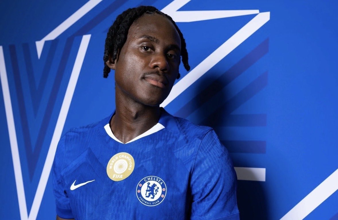 ChelseaPulse12's tweet photo. 🔵Chelsea have turned down Como’s improved bid for Trevoh Chalobah, making it clear that anything less than a €30M+ guarantee is a no-go and with negotiations stalled, the Italian club is looking elsewhere👀❌
#ChelseaFC #TrevohChalobah #TransferNews #ComoCalcio https://t.co/EdzcLJOahK